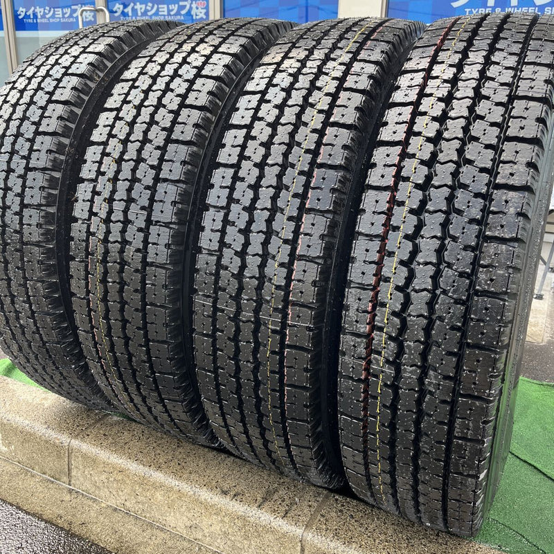 11R22.5 再生スタッドレス.　M919. 激安美品　　4本セット：88000円