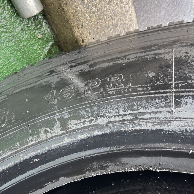 11R22.5 再生スタッドレス.　M919. 激安美品　　4本セット：88000円