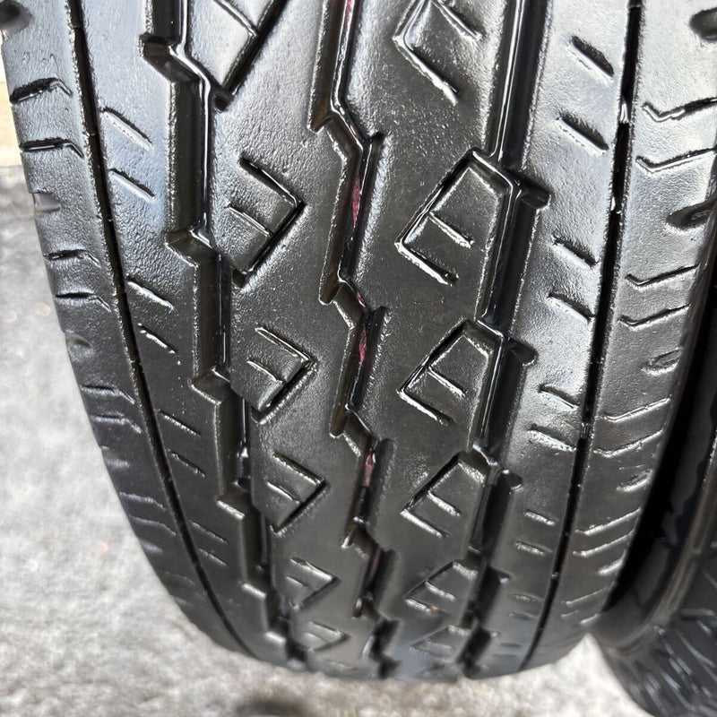 195/80R15 LT ブリヂストン V600 夏タイヤ 2本:11000円