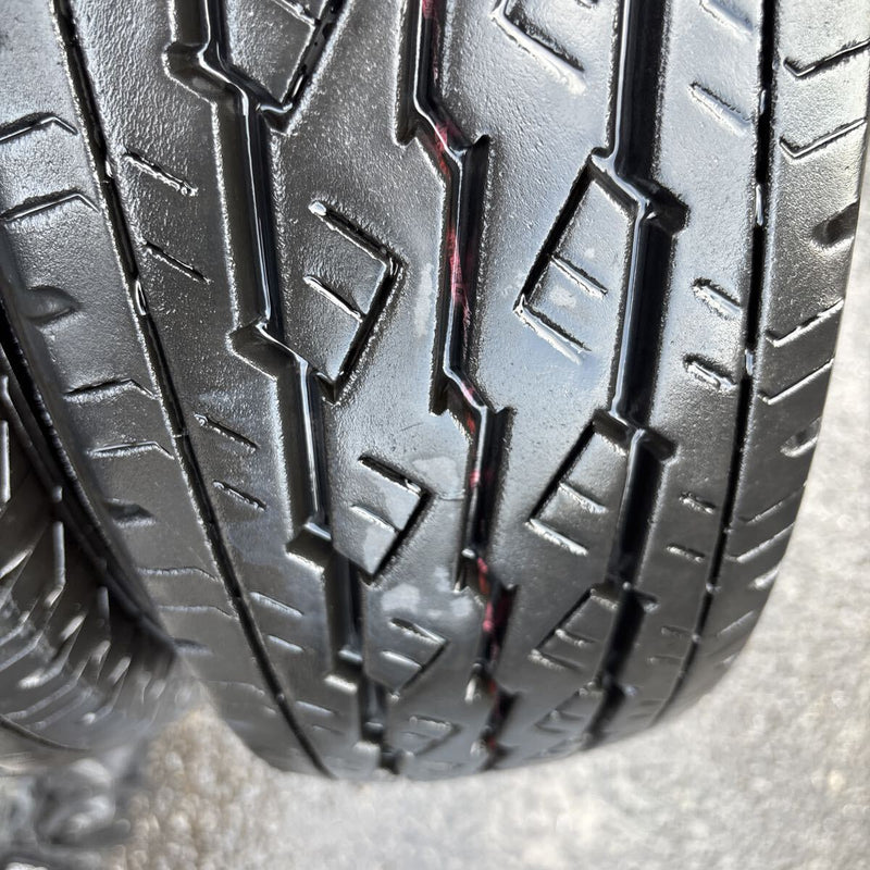 195/80R15 LT ブリヂストン V600 夏タイヤ 2本:11000円