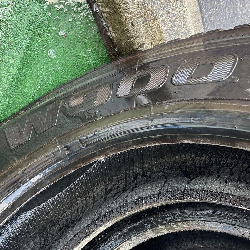 11R22.5 BRIDGESTONE. W900. 激安美品　2022年製　2本セット：28000円