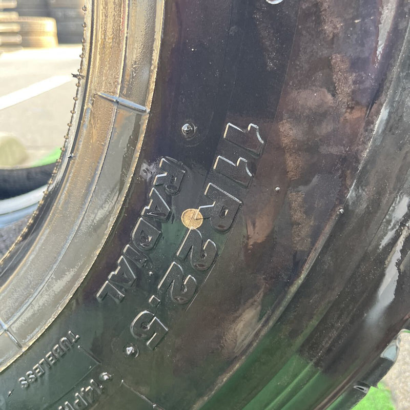 11R22.5 BRIDGESTONE. W900. 激安美品　2022年製　2本セット：28000円