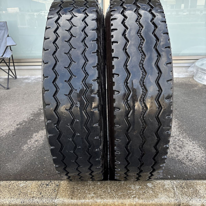 11R22.5 16PR リブラグ　激安美品　2本セット:27000円