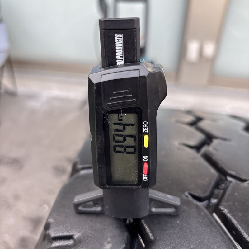 11R22.5 16PR リブラグ　激安美品　2本セット:27000円
