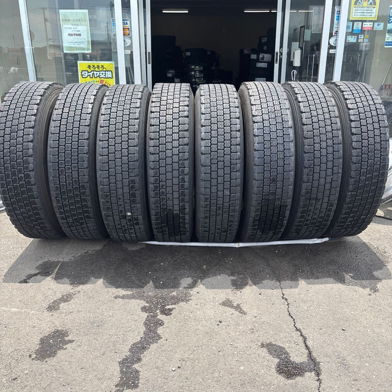 11R22.5 BRIDGESTONE W911 再生冬タイヤ 8本:100000円