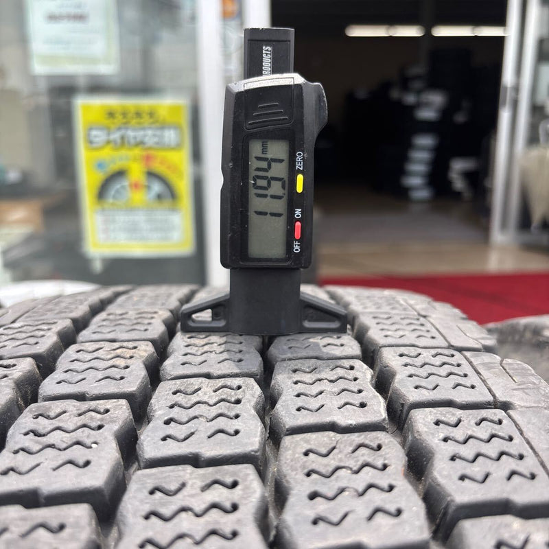 11R22.5 BRIDGESTONE W911 再生冬タイヤ 8本:100000円