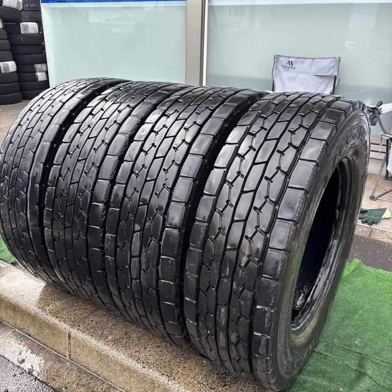 245/70R19.5. DUNLOP. SP688. 激安美品　4本セット:40000円