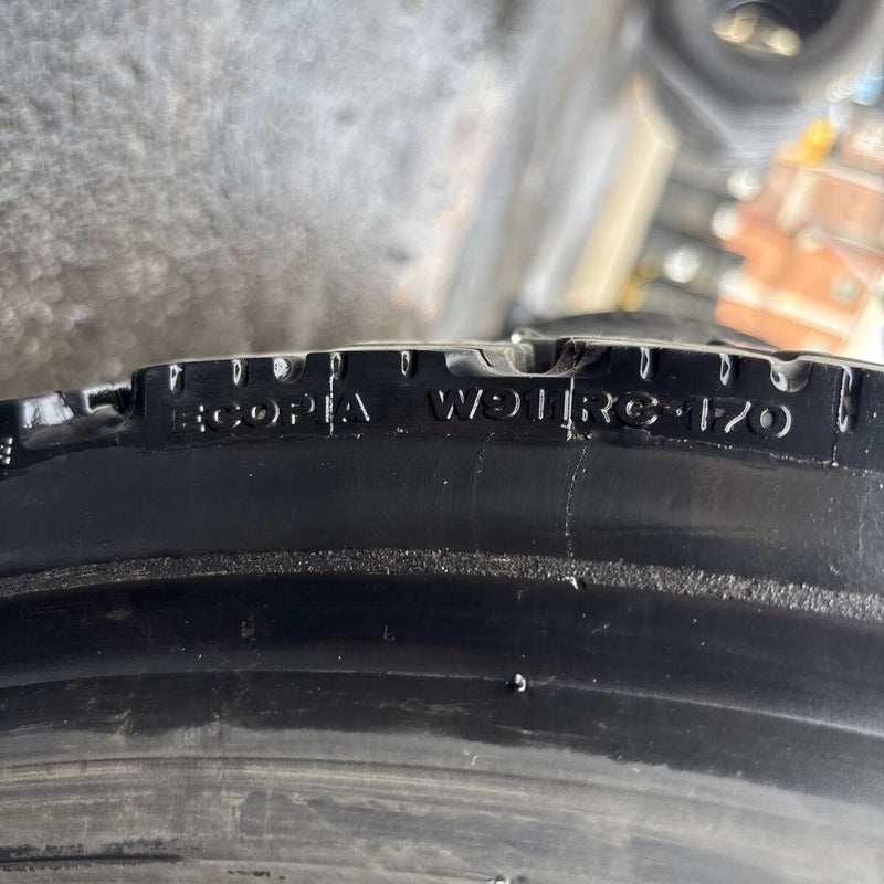 225/80R17.5 BRIDGESTONE W911 再生　6本セット:36500円