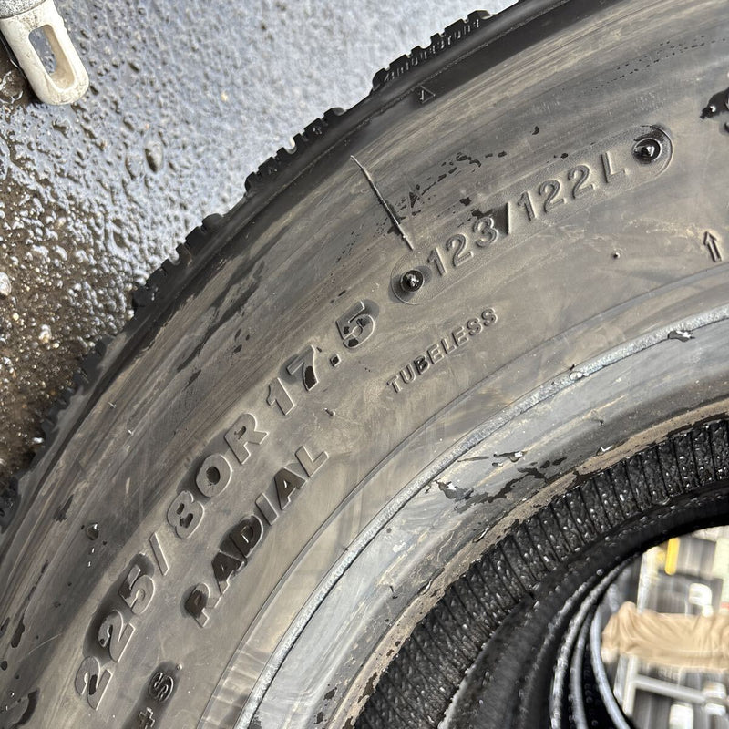 225/80R17.5 BRIDGESTONE W911 再生　6本セット:36500円