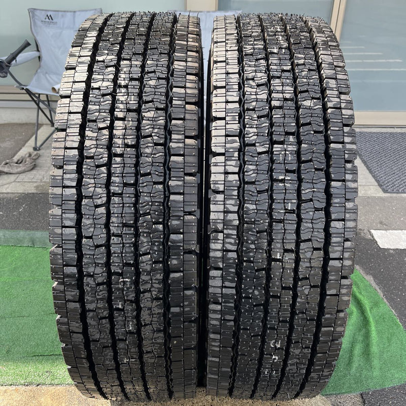275/80R22.5 DUNLOP, SP002 新品スタッドレス　 2本セット:75,000円