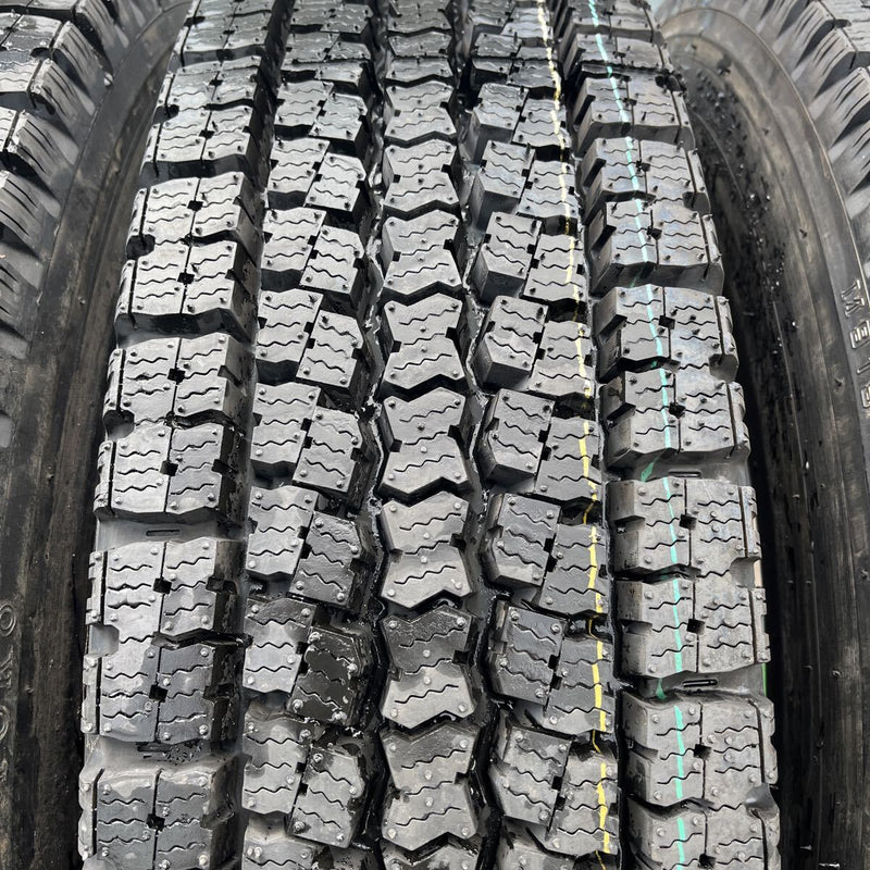 11R22.5 再生スタッドレスほぼ新品　M919 4本セット:86,000円