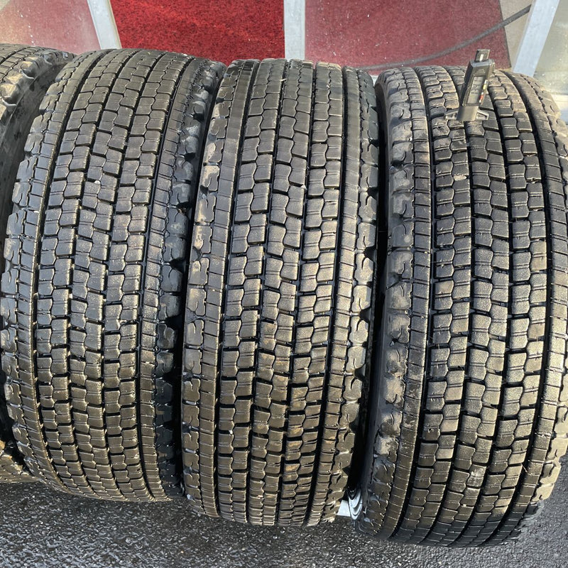 265/60R22.5 BRIDGESTONE W900. 中古地山 スタッドレス 6本セット:65000円