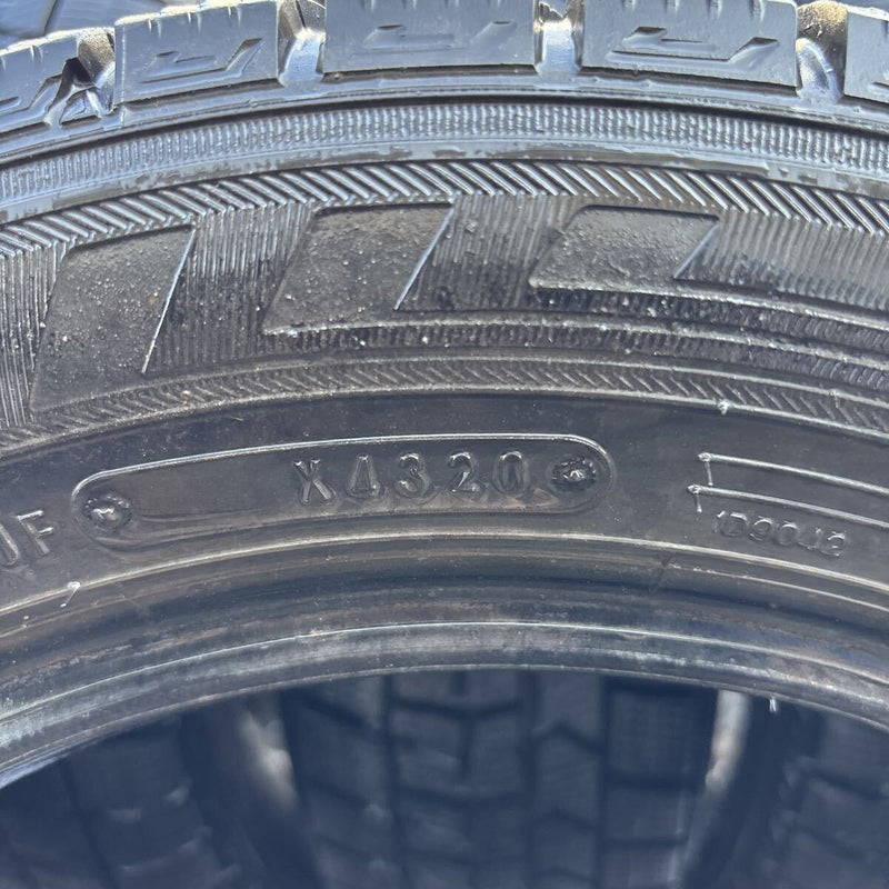 155/65R13 DUNLOP 中古スタッドレスタイヤ4本セット:10000円