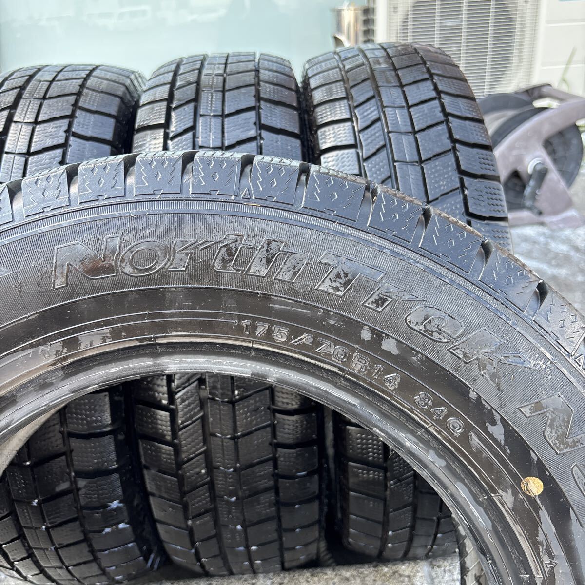 175/70R14　スタッドレスタイヤ　4本　BS　VRX　バリ山 175/70R14 スタッドレスタイヤ 4本 BS VRX バリ山