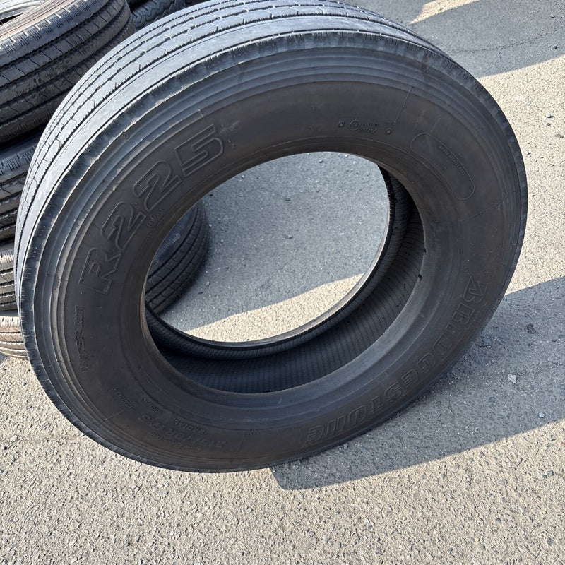 215/70R17.5 ブリヂストン R225 夏タイヤ 1本:5500円