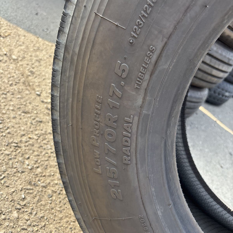 215/70R17.5 ブリヂストン R225 夏タイヤ 1本:5500円