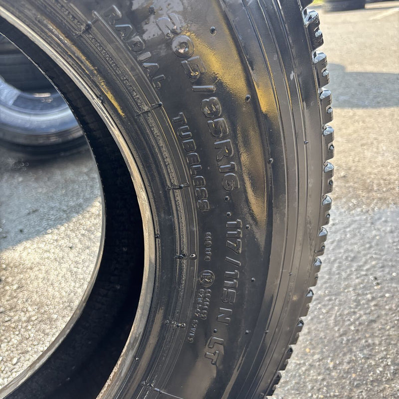 205/85R16 LT TOYO M935 冬タイヤ 1本:5500円