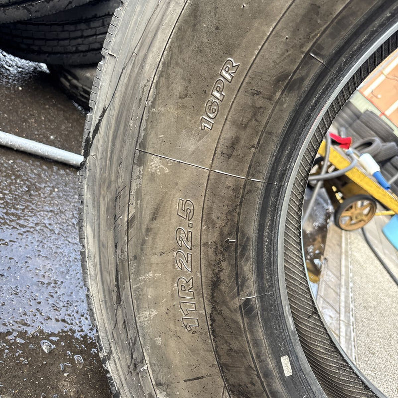 11R22.5 16PR ヨコハマ 701ZE 地山中古タイヤ 1本:14000円(名)