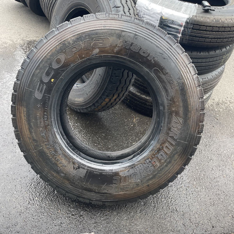 245/80R17.5 ブリヂストン　激安美品　　年式：2020年　ほぼ新品　　1本セット:10000円