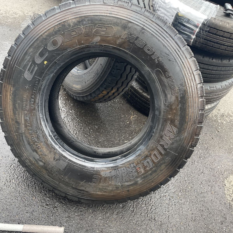 245/80R17.5 ブリヂストン　激安美品　　年式：2020年　ほぼ新品　　1本セット:10000円