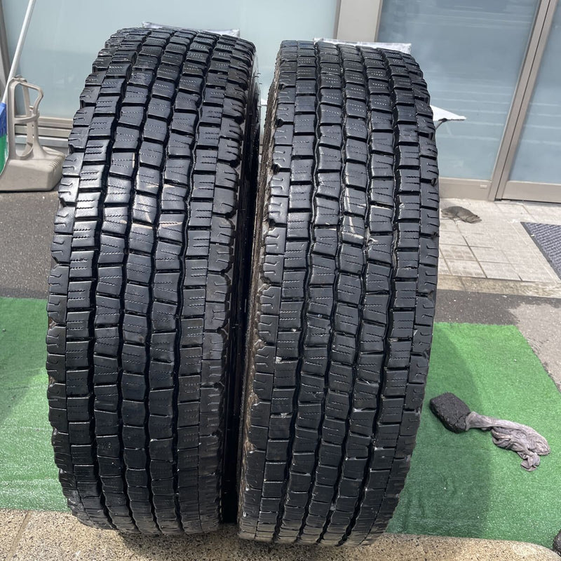 11R22.5 中古地山 ダンロップ　2023年 激安美品　２本セット:36000円