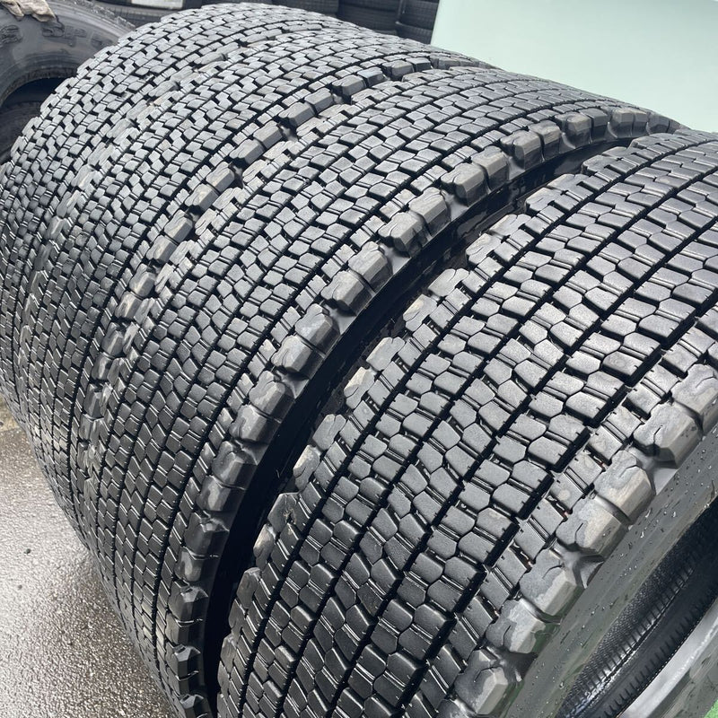 11R22.5 ブリヂストン　中古地山　2023年　　激安美品　 4本セット:80000円