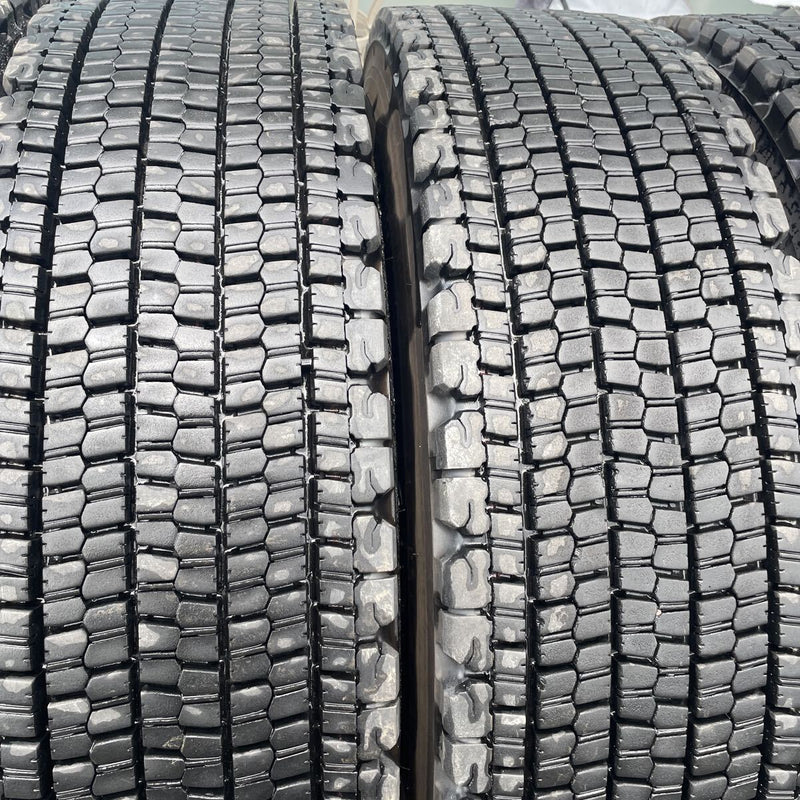 11R22.5 ブリヂストン　中古地山　2023年　　激安美品　 4本セット:80000円