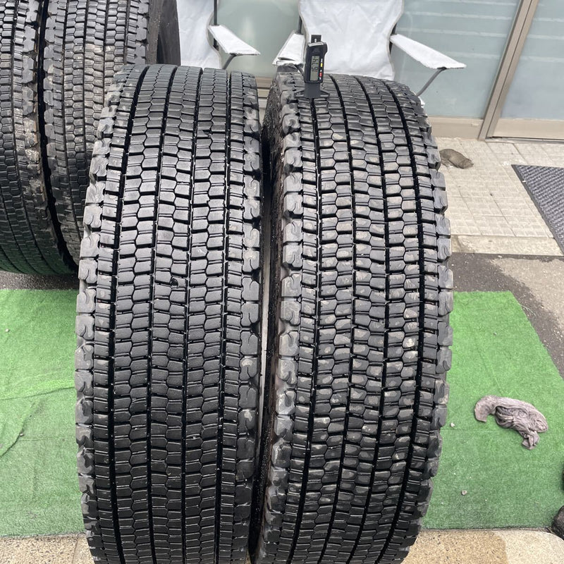 11R22.5 ブリヂストン　中古地山　2023年 激安美品　 ２本セット:42000円