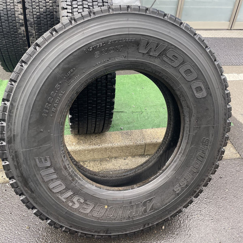 11R22.5 ブリヂストン　中古地山　2023年 激安美品　 ２本セット:42000円