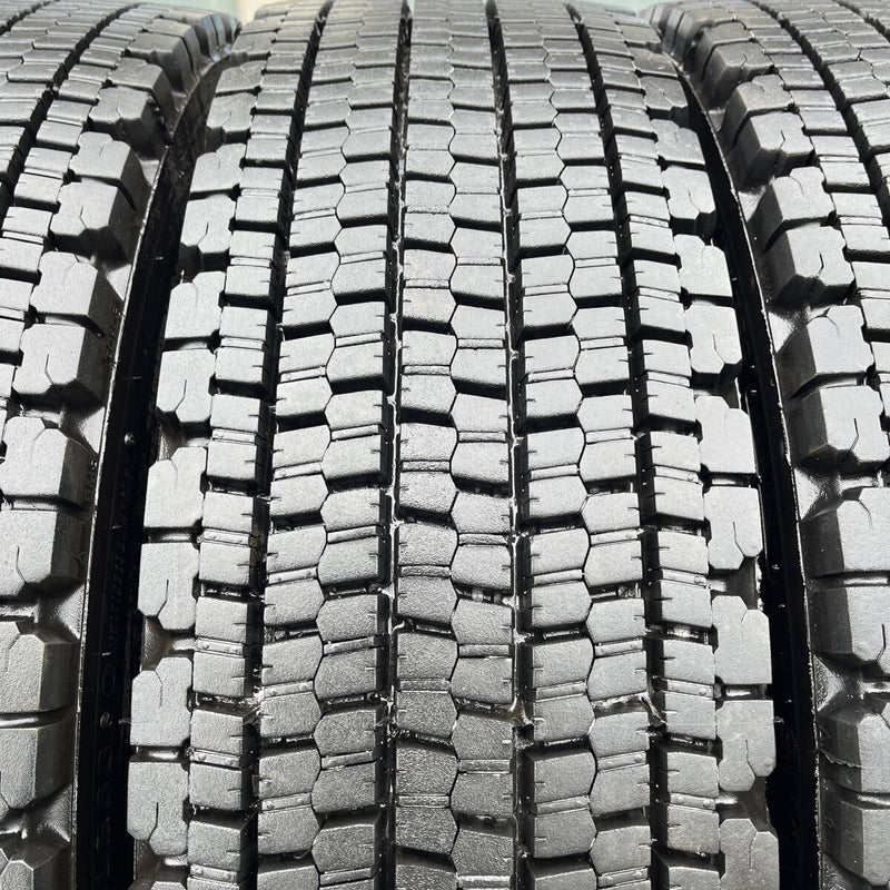 11R22.5 16PR BRIDGESTONE再生スタッドレス　 W900 4本セット:67,000円