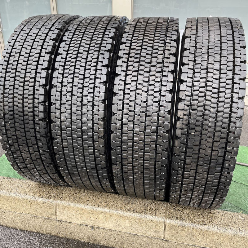 11R22.5 BRIDGESTONE, W900 激安美品　2024年製 4本セット:85,000円