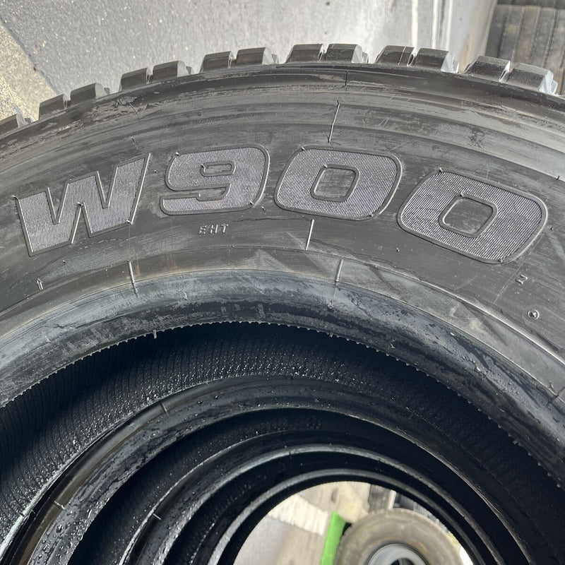 11R22.5 BRIDGESTONE, W900 激安美品　2024年製 4本セット:85,000円