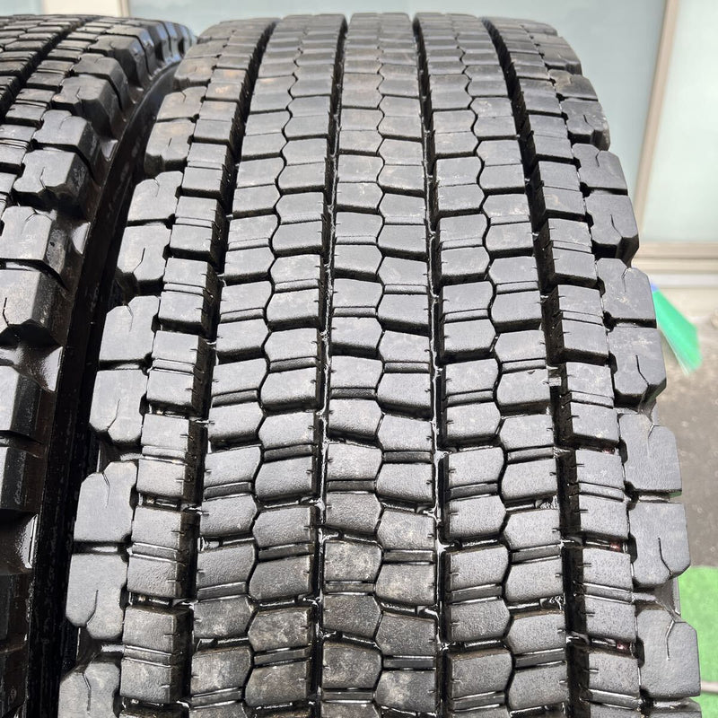 11R22.5 BRIDGESTONE, W900 激安美品　2024年製 4本セット:85,000円