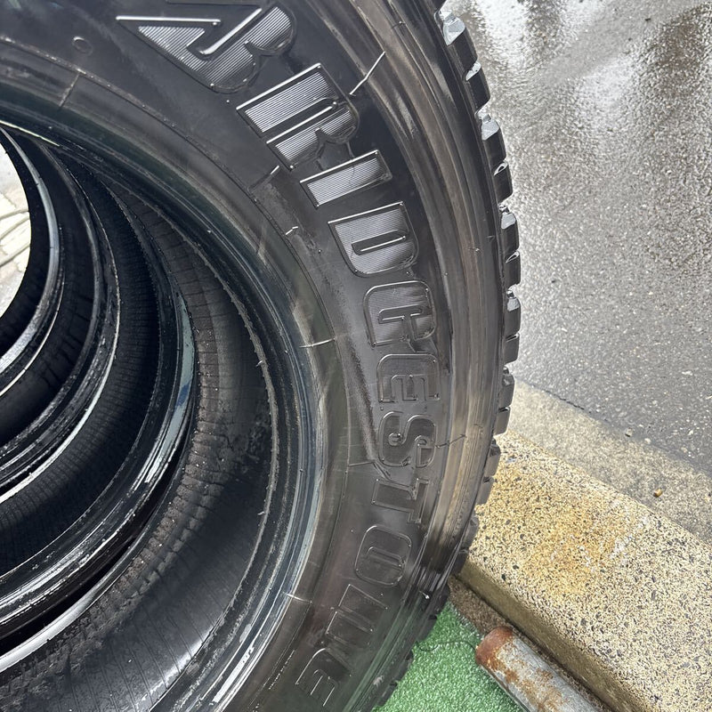 11R22.5 16PR. BRIDGESTONE. W900. 激安美品　2021年製　4本セット:72000円
