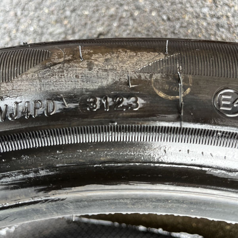 275/40R19, 105V 輸入品　激安美品　2023年製 　2本セット:19,000円
