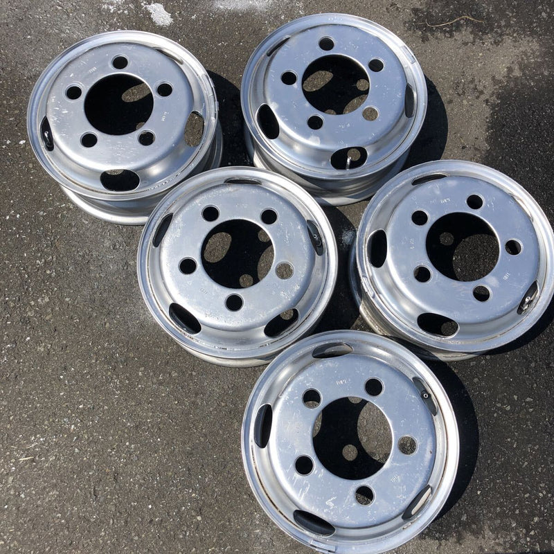 鉄ホイール　15×5 5穴(195/75R15などのトラックタイヤに使用) 4本＋1本セット：17000円