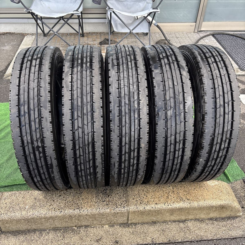 185/85R16 DUNLOP SPLT50M 中古たて溝　4本＋1本セット:25000円
