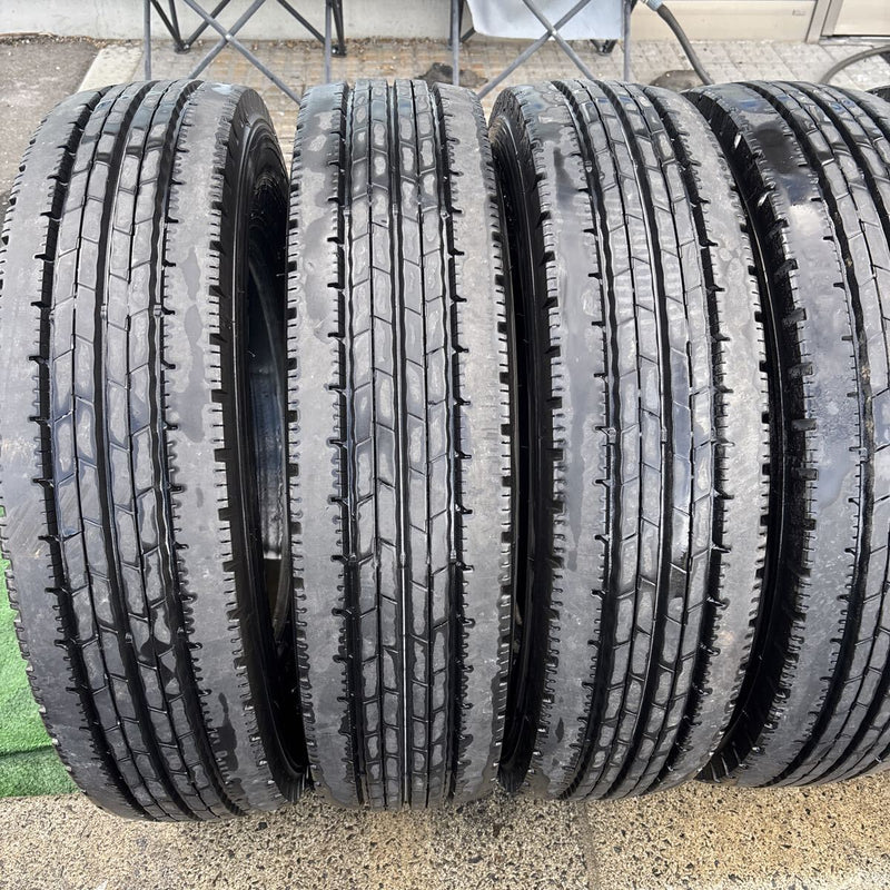 185/85R16 DUNLOP SPLT50M 中古たて溝　4本＋1本セット:25000円