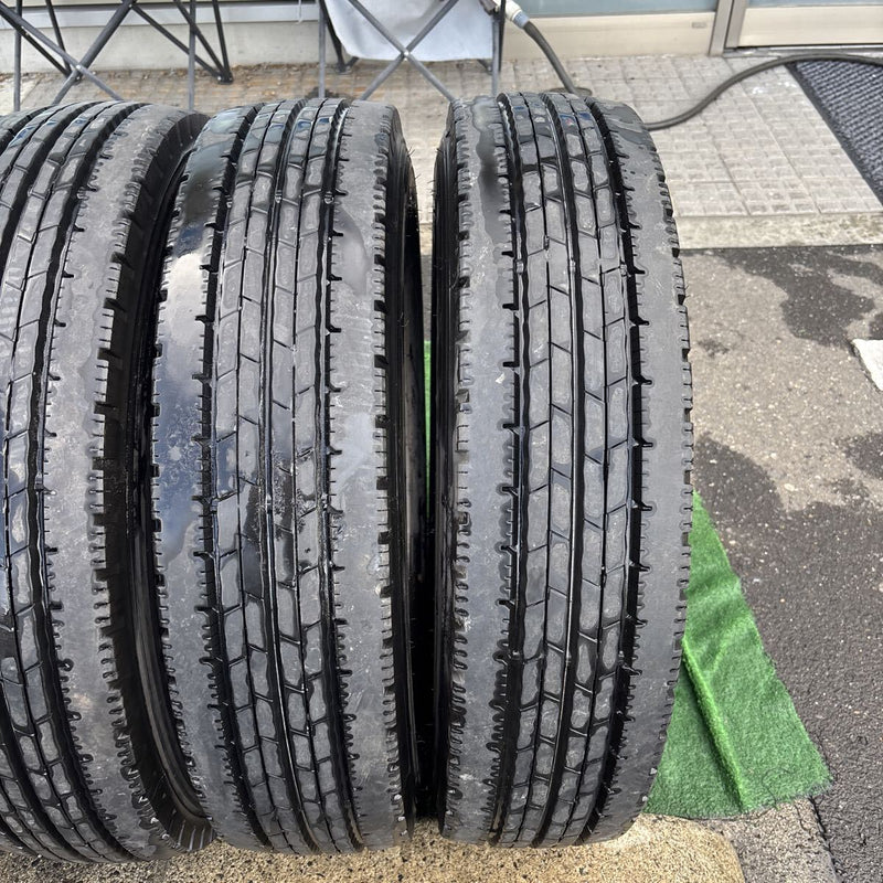 185/85R16 DUNLOP SPLT50M 中古たて溝　4本＋1本セット:25000円