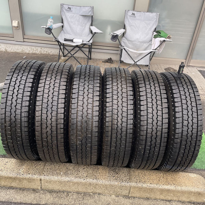 195/85R16 鉄ホイール付き、 TK 16×5,1/2の 116.5-8TCの 5穴(195/85R16及び205/85R16のトラックタイヤ使用) 6本セット：65000円