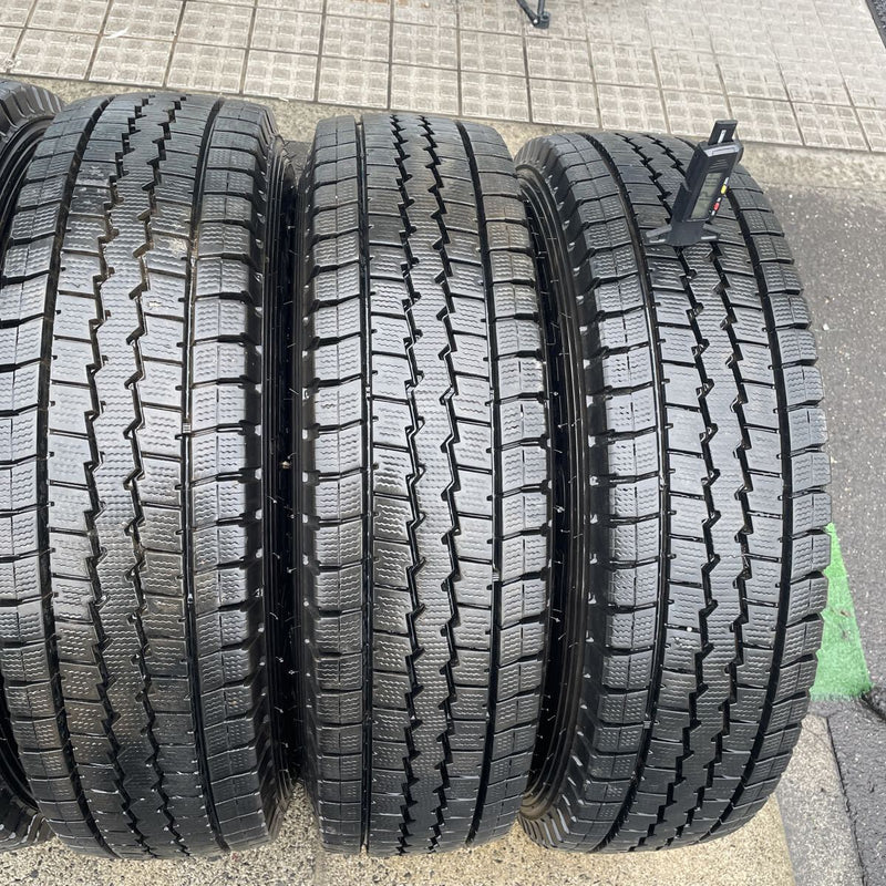 195/85R16 鉄ホイール付き、 TK 16×5,1/2の 116.5-8TCの 5穴(195/85R16及び205/85R16のトラックタイヤ使用) 6本セット：65000円