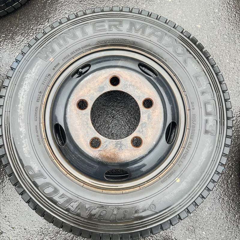 195/85R16 鉄ホイール付き、 TK 16×5,1/2の 116.5-8TCの 5穴(195/85R16及び205/85R16のトラックタイヤ使用) 6本セット：65000円