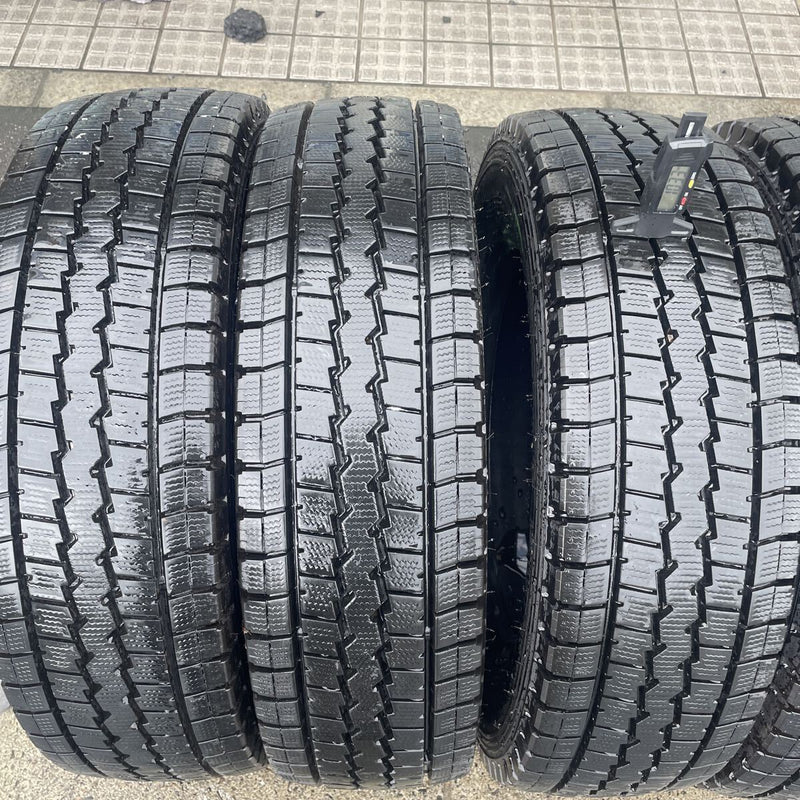 205/70R17.5 、中古地山　ダンロップ　2023年 激安美品 6本セット:48000円