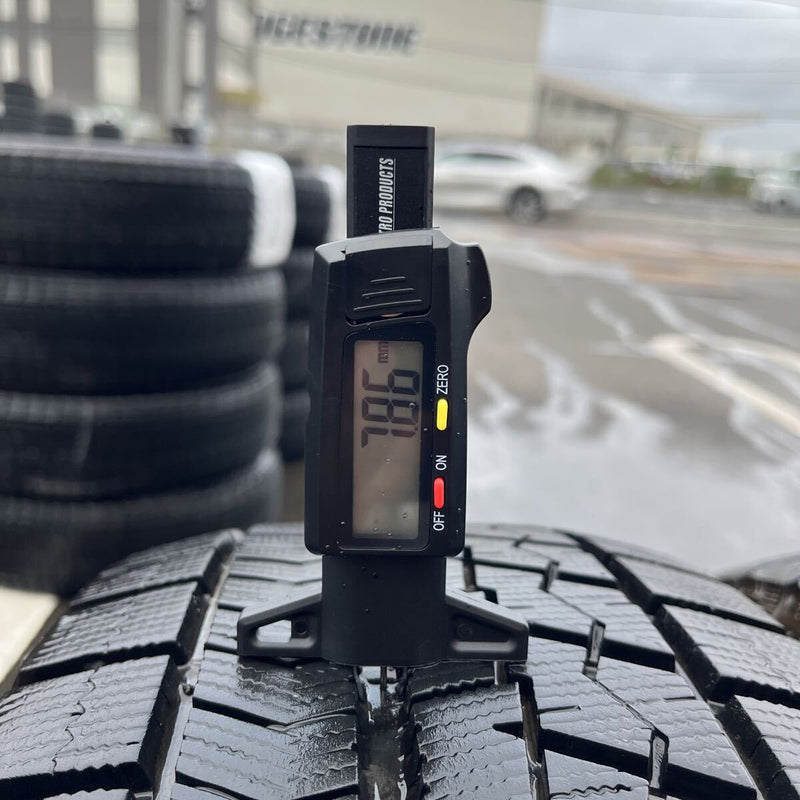 205/55R16 BRIDGESTONE VRX スタッドレス　4本セット:26000円