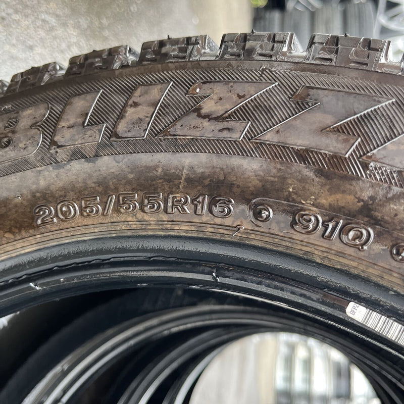 205/55R16 BRIDGESTONE VRX スタッドレス　4本セット:26000円