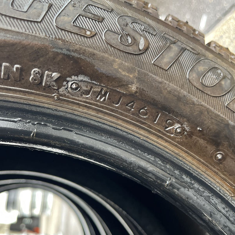 205/55R16 BRIDGESTONE VRX スタッドレス　4本セット:26000円