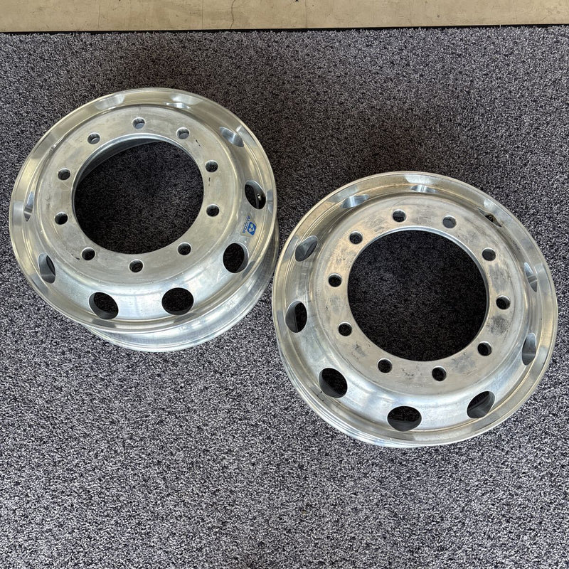 アルコア　アルミホイール　22.5×7.50 . 10穴 (11R 22.5及び275/80R22.5などに使用) 激安美品　　2本セット：36000円