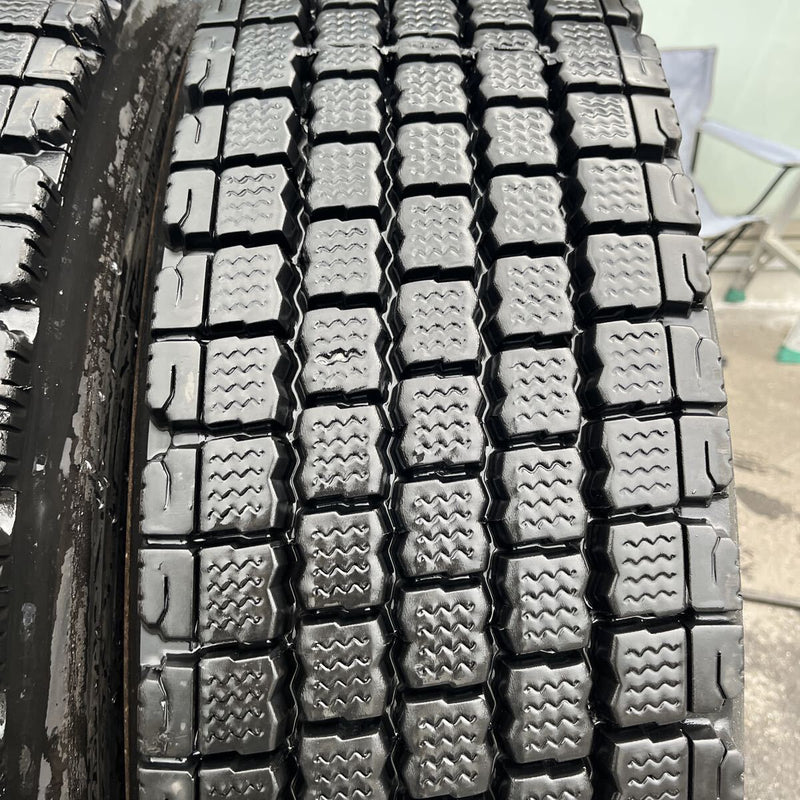275/80R22.5 再生中古スタッドレス　W910 激安美品,　台年式:2023年製 8本セット:110,000円