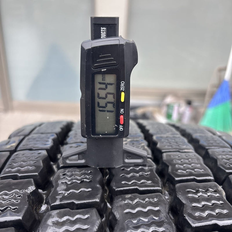 265/70R19.5 BRIDGESTONE W910 中古スタッドレス　1本:12000円