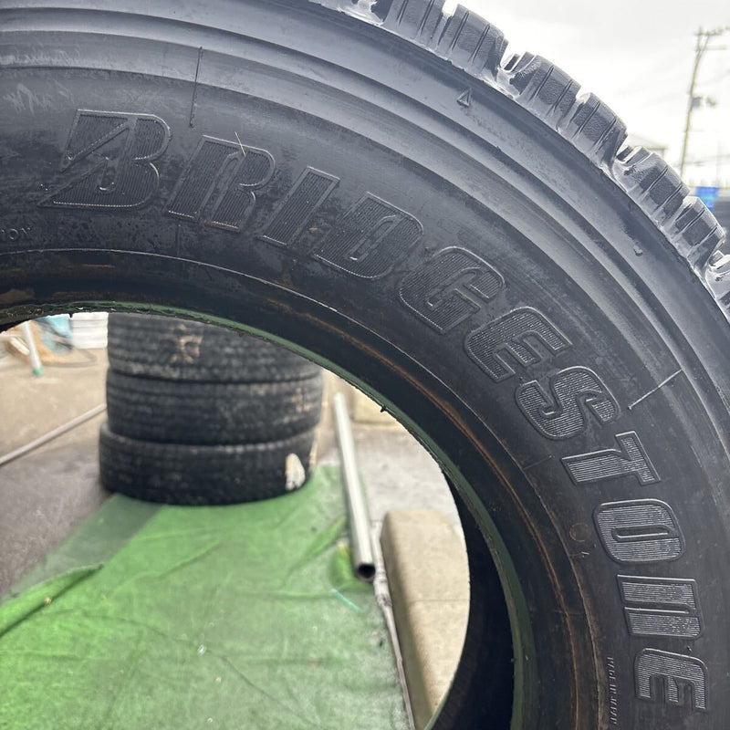 265/70R19.5 BRIDGESTONE W910 中古スタッドレス　1本:12000円